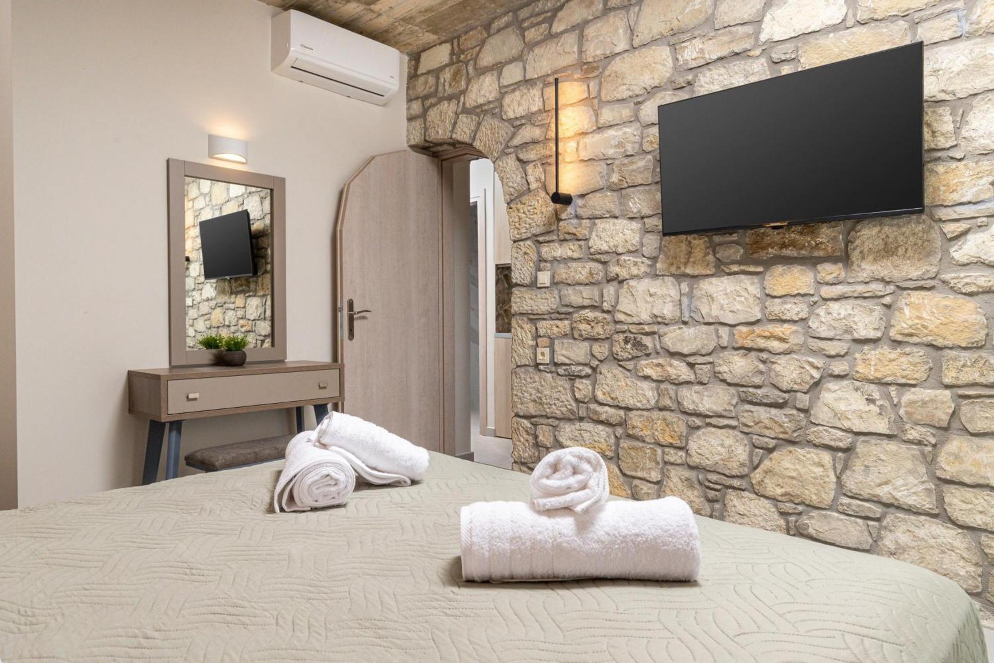 Achatis Apartments With Sea View Колимварион Экстерьер фото