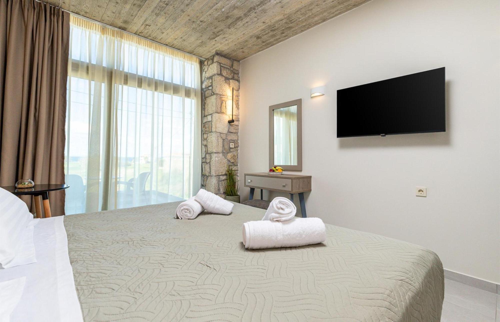 Achatis Apartments With Sea View Колимварион Экстерьер фото