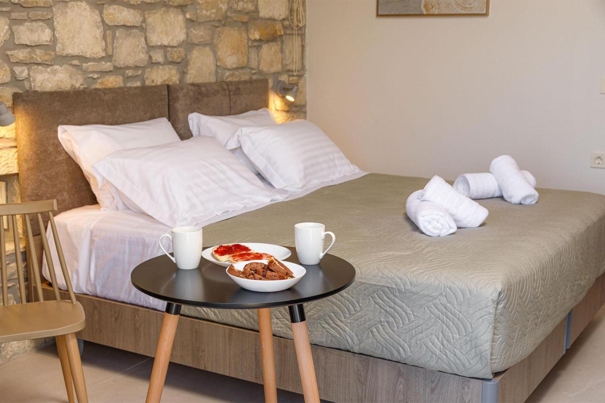 Achatis Apartments With Sea View Колимварион Экстерьер фото