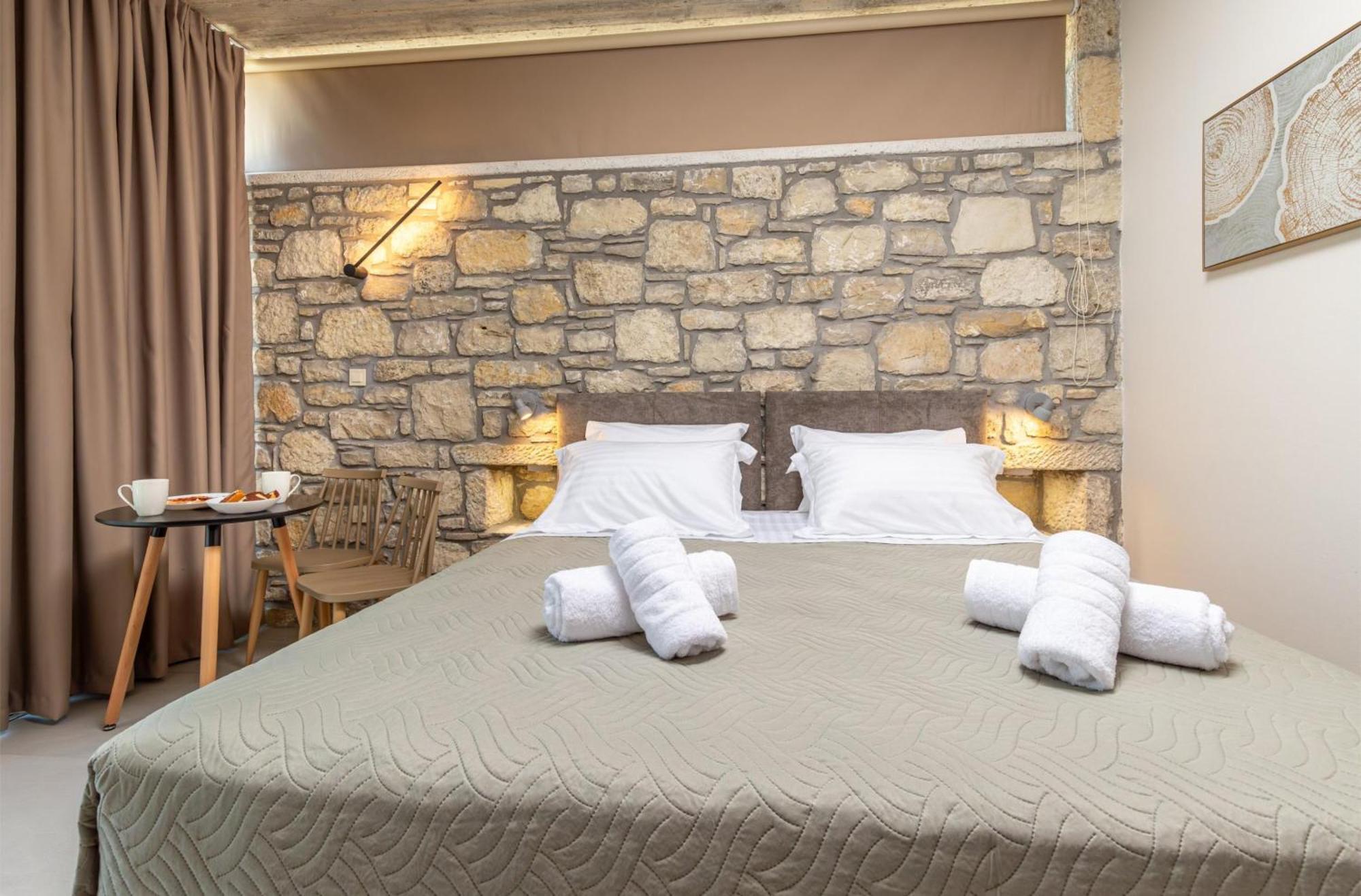 Achatis Apartments With Sea View Колимварион Экстерьер фото